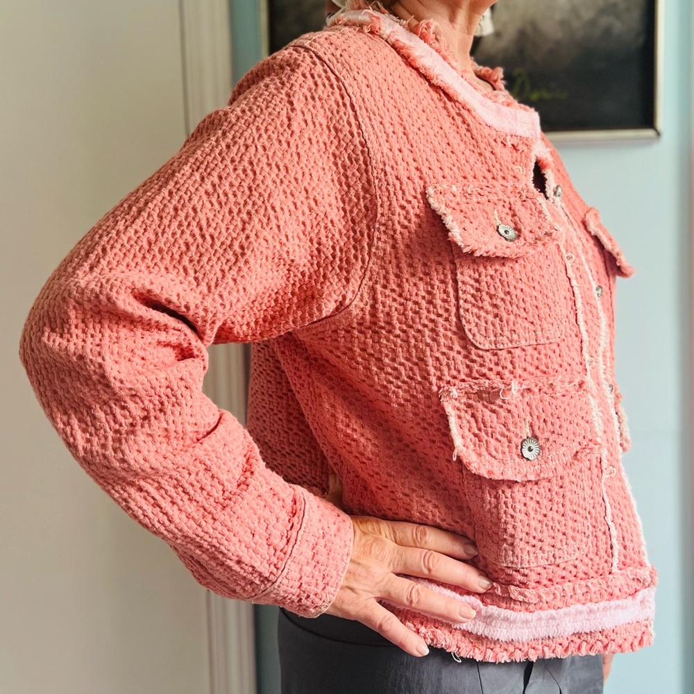 NWOT POL Coral Bouclé Cropped Pocket Jacket with a bit oversized flair. - Picture 4 of 7